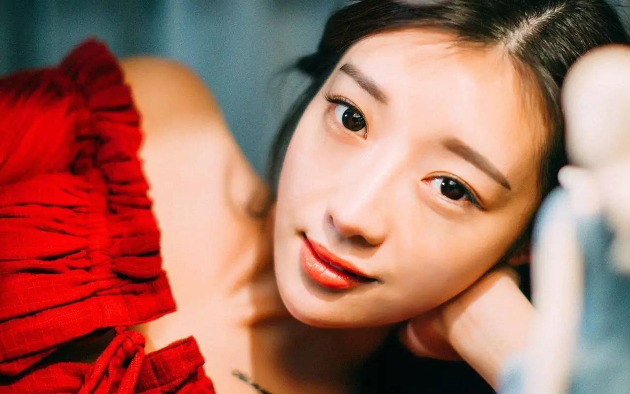 夏紫墨与东方辰的高科技新品亮相,最新产品介绍