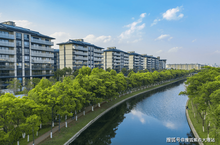 香月湖业主论坛，科技重塑社区，前沿体验引领生活变革