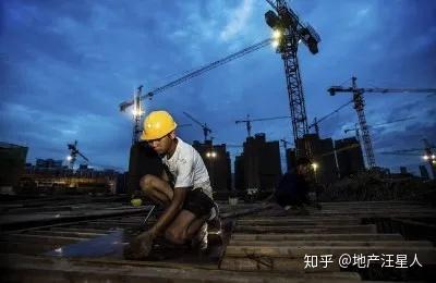 现代建筑工地上男性力量的探索，工地男最新风采